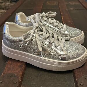 Mia’s girls shoes; size 1